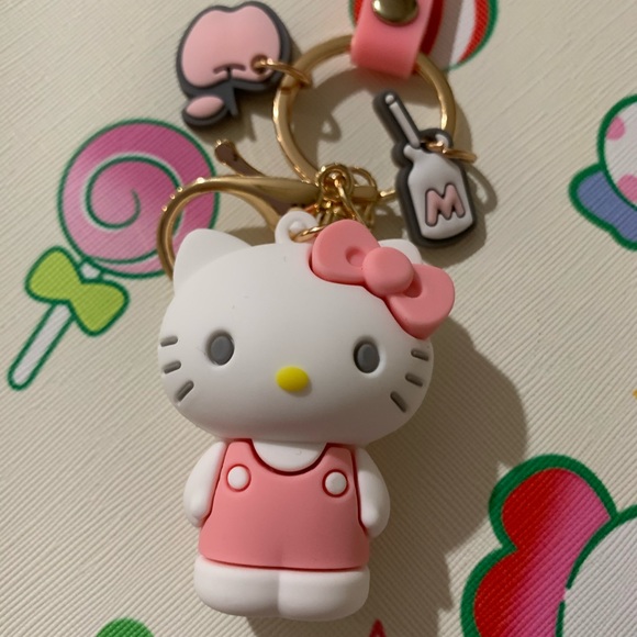 Hello Kitty Pink Keychain - Picture 11 of 16